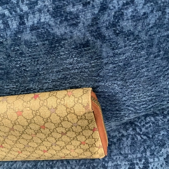 Micro GG Supreme Stars round zip wallet. - Picture 3 of 14